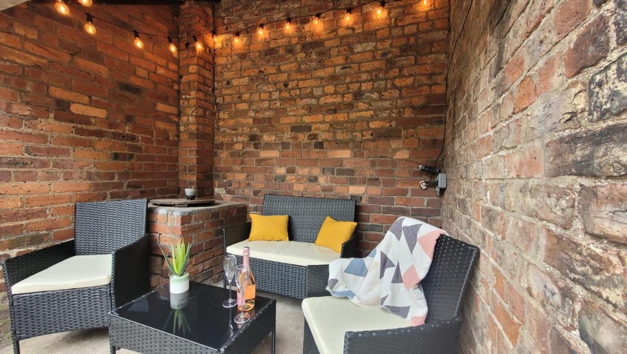 Hartoft St - 2 Bed Near River York Exterior photo