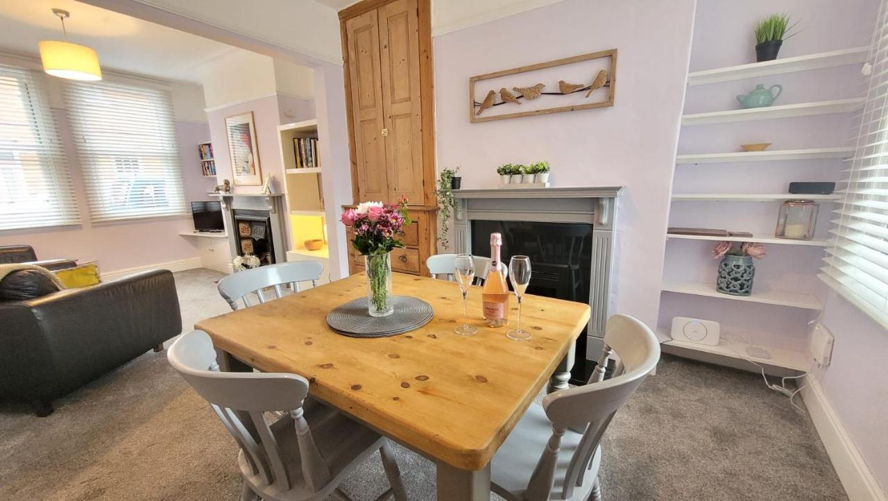 Hartoft St - 2 Bed Near River York Exterior photo