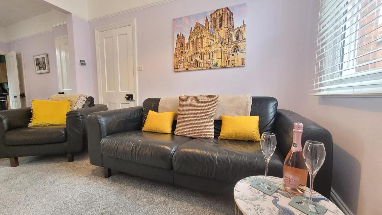 Hartoft St - 2 Bed Near River York Exterior photo